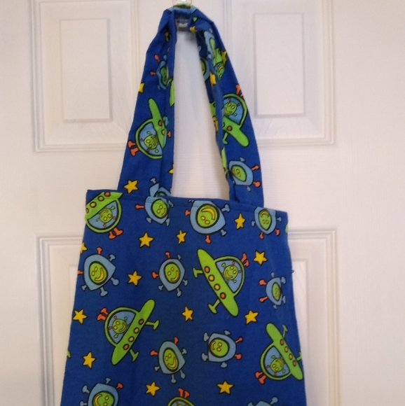 Handbags - 👽 NWOT Aliens Tote 👽